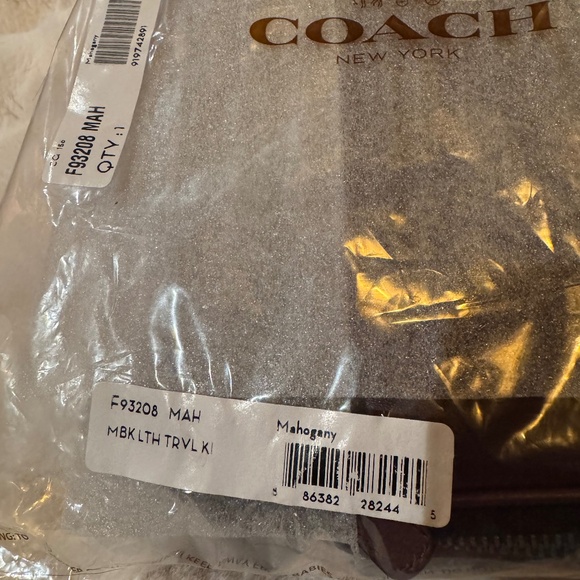 Coach Travel Kit - Picture 1 of 6